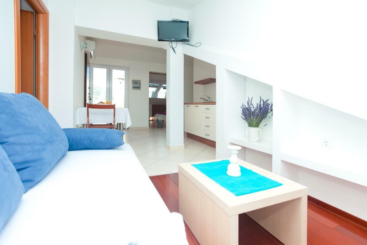 Alpeza Apartments Bol Eksteriør billede